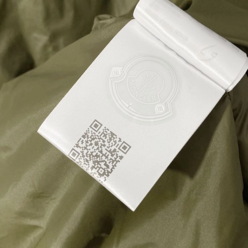 Moncler Down Jackets Soft 144182