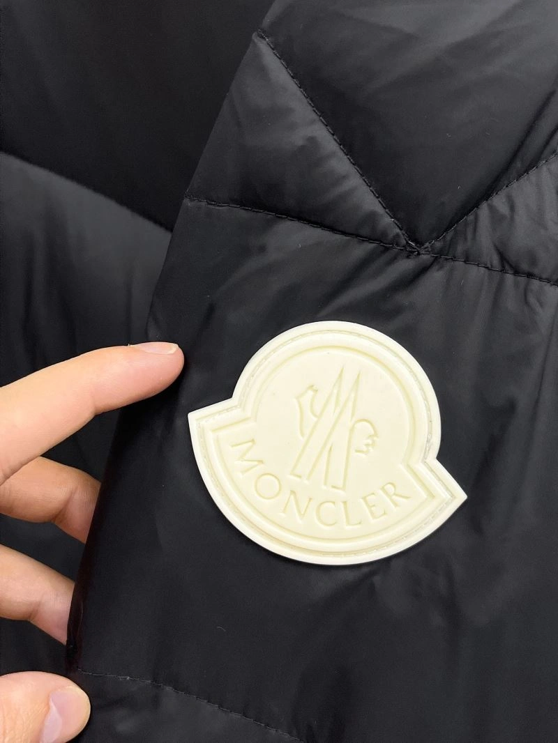 Moncler Down Jackets FlexibleFit 144190