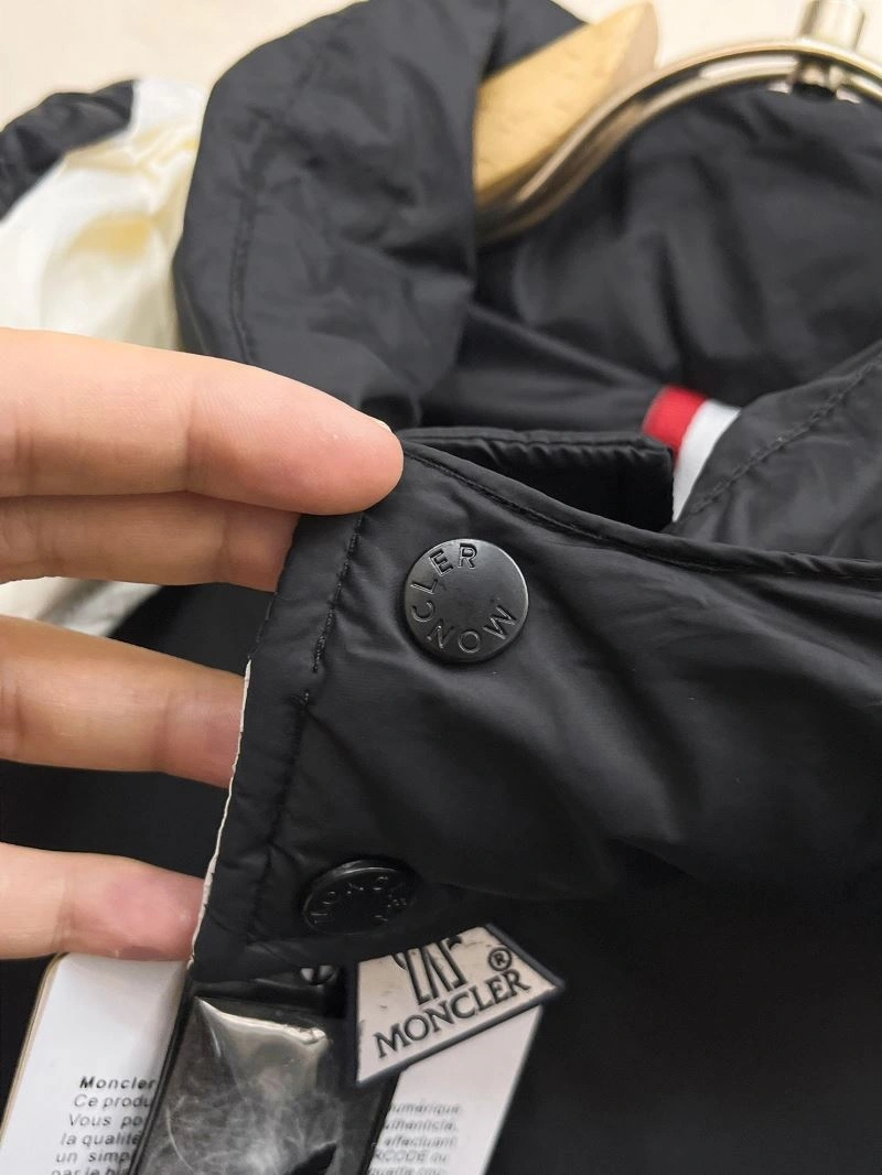 Moncler Down Jackets FlexibleFit 144190