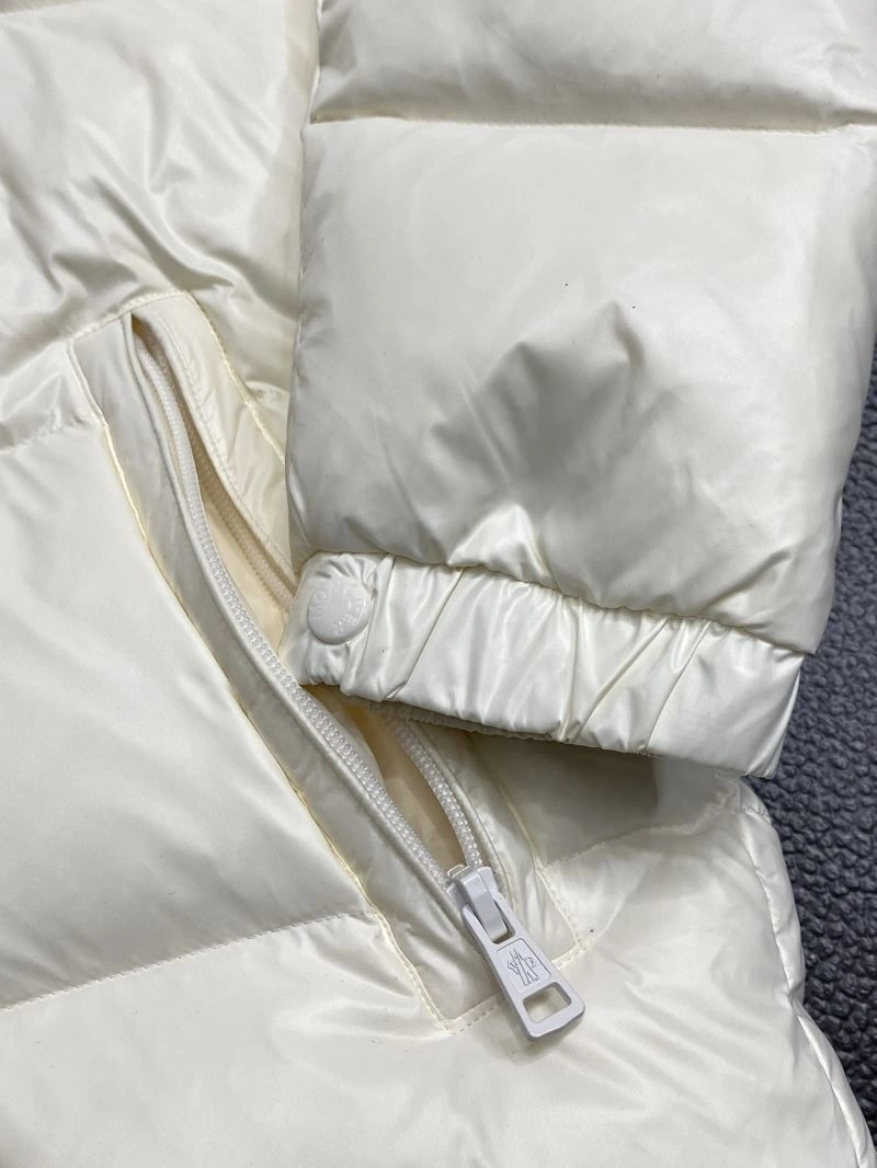 TechFriendly Moncler Down Jackets 144176