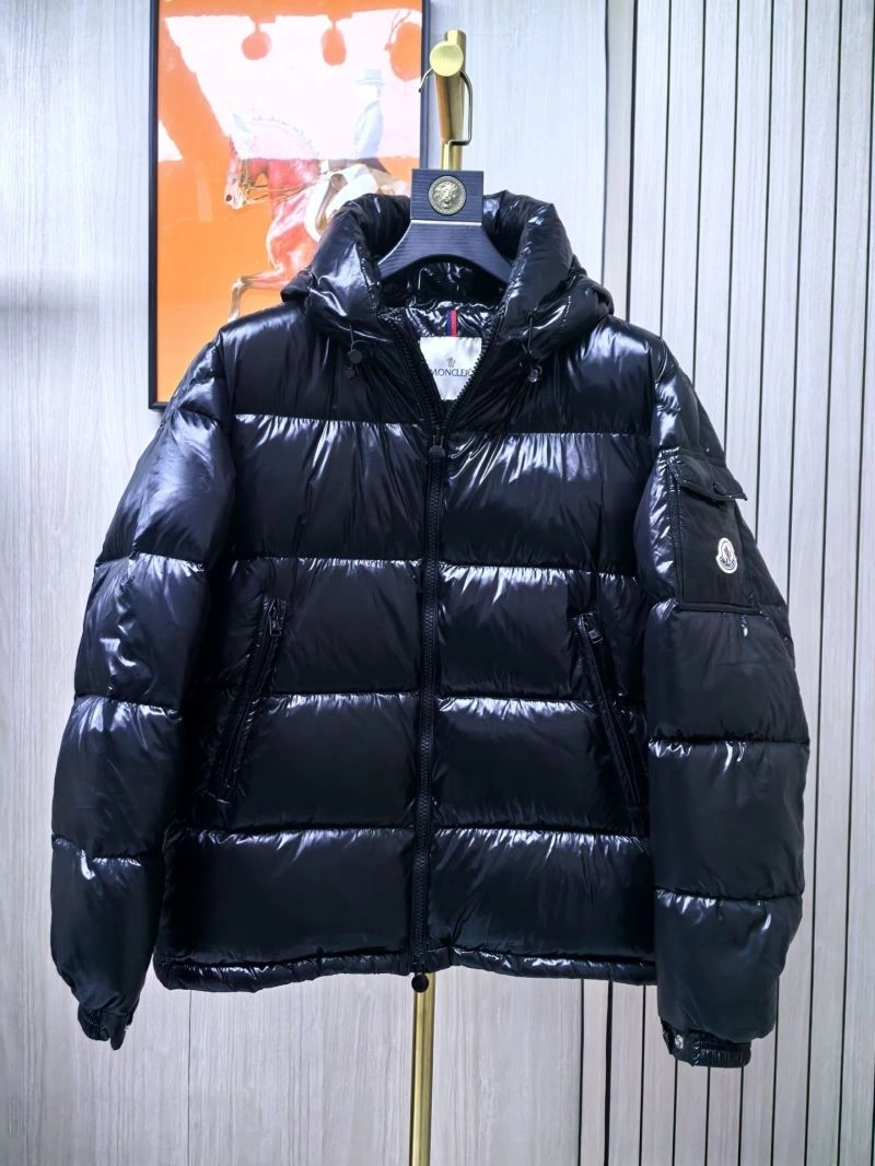 Moncler Down Jackets Stylish 144174