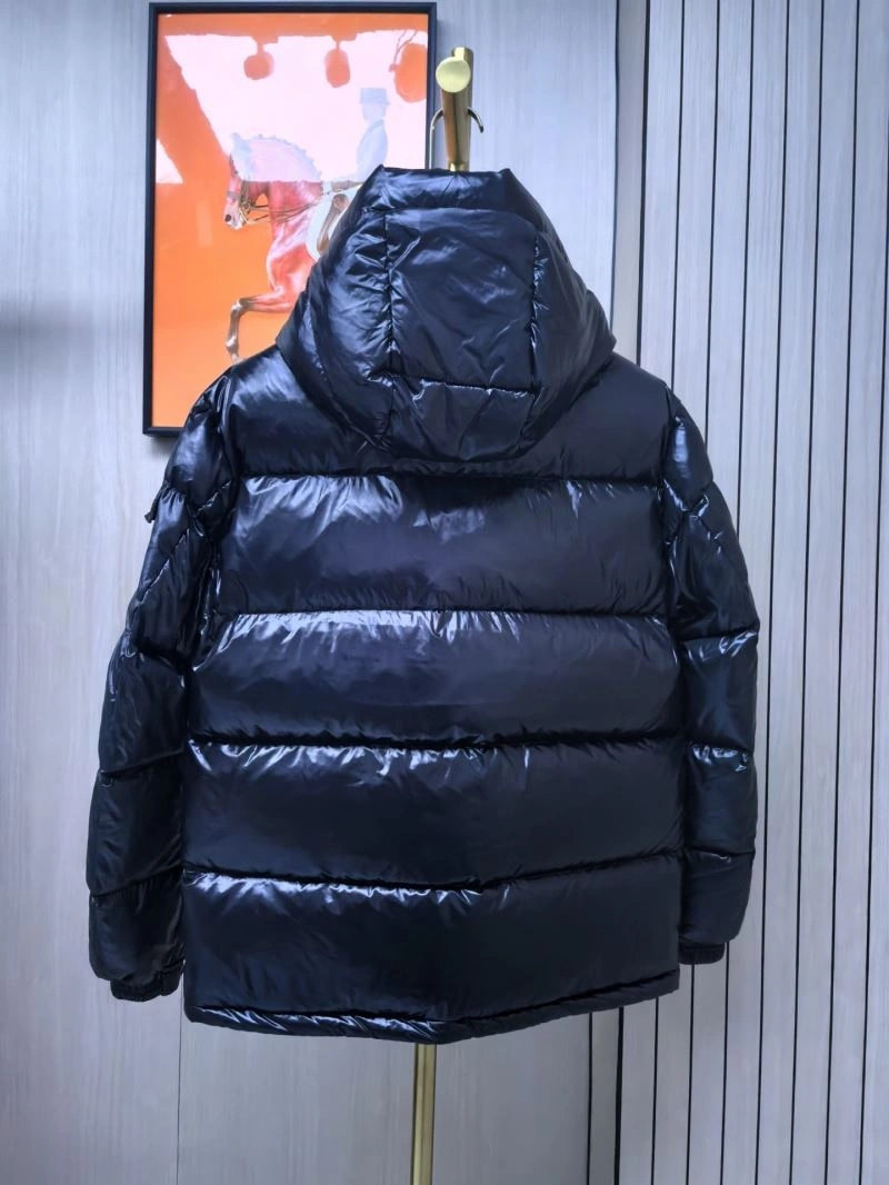 Moncler Down Jackets Stylish 144174