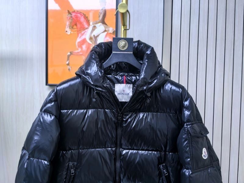 Moncler Down Jackets Stylish 144174