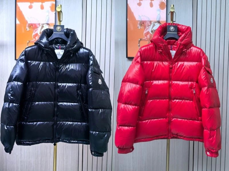 Moncler Down Jackets Stylish 144174