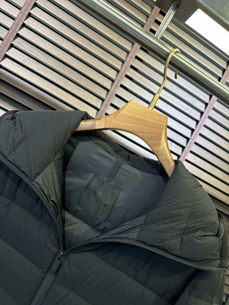 Moncler Down Jackets NewStyle 144166
