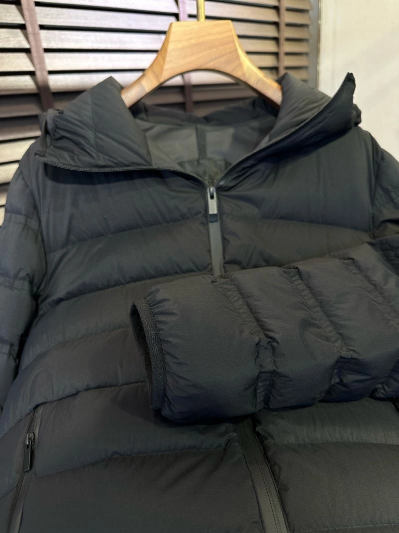 Moncler Down Jackets NewStyle 144166