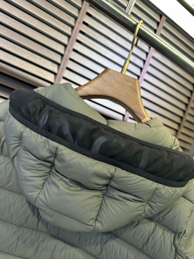 Popular Moncler Down Jackets 144163