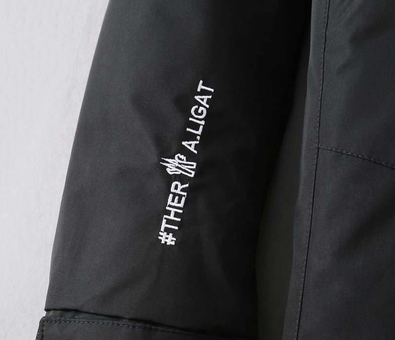 Moncler Down Jackets Classic 144145