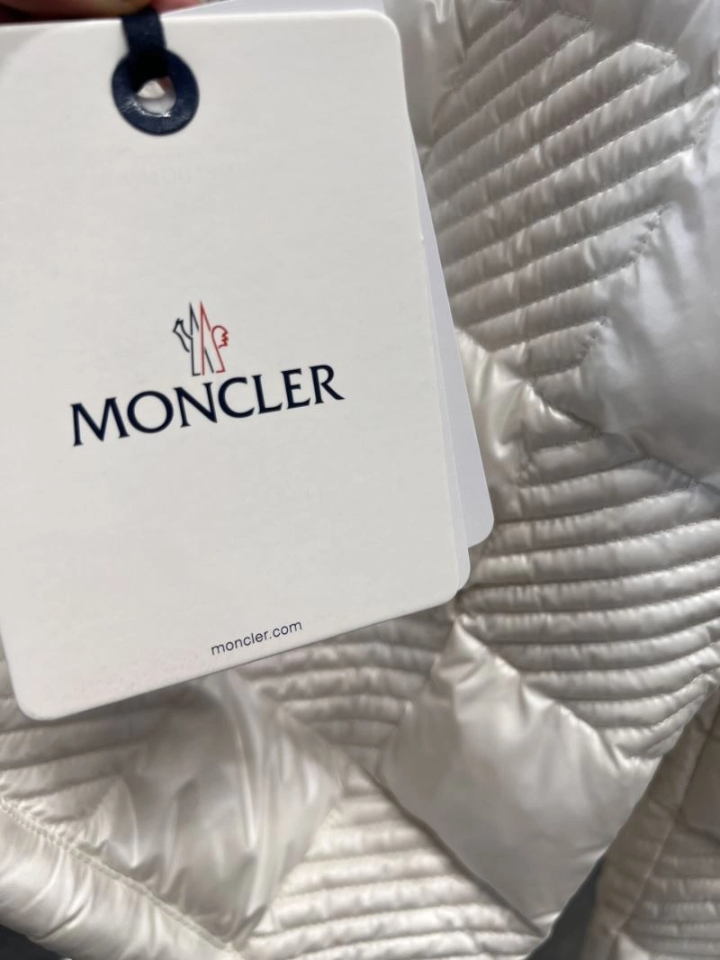 Seasonal Moncler Down Jackets 144144