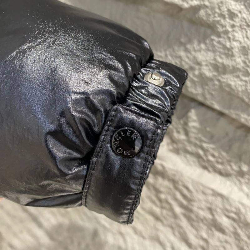 Moncler Down Jackets UrbanChic 139497