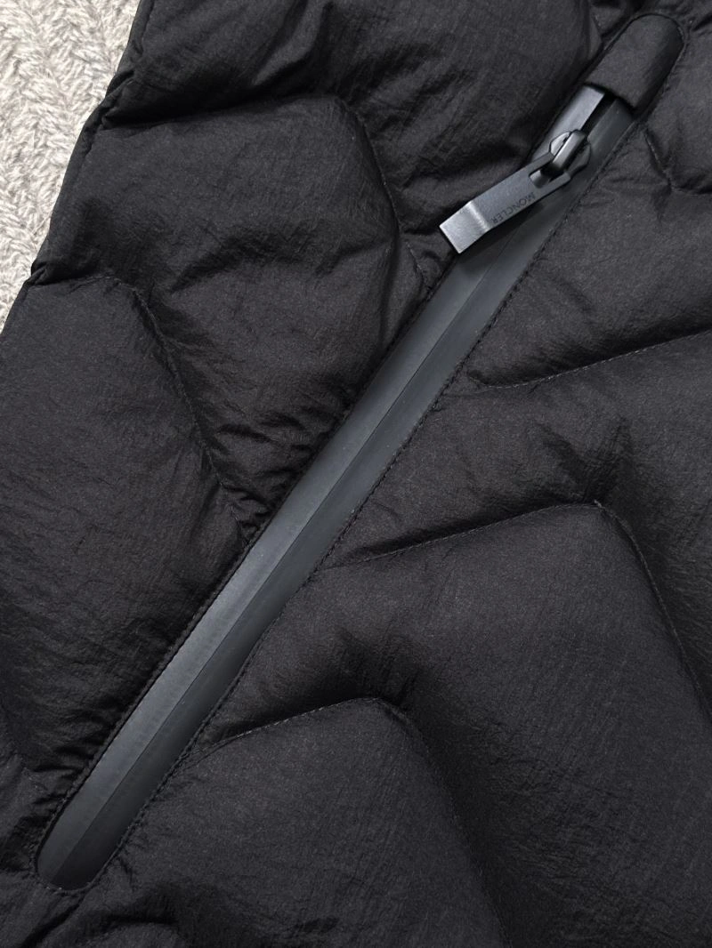 Moncler Down Jackets Sustainable 144143
