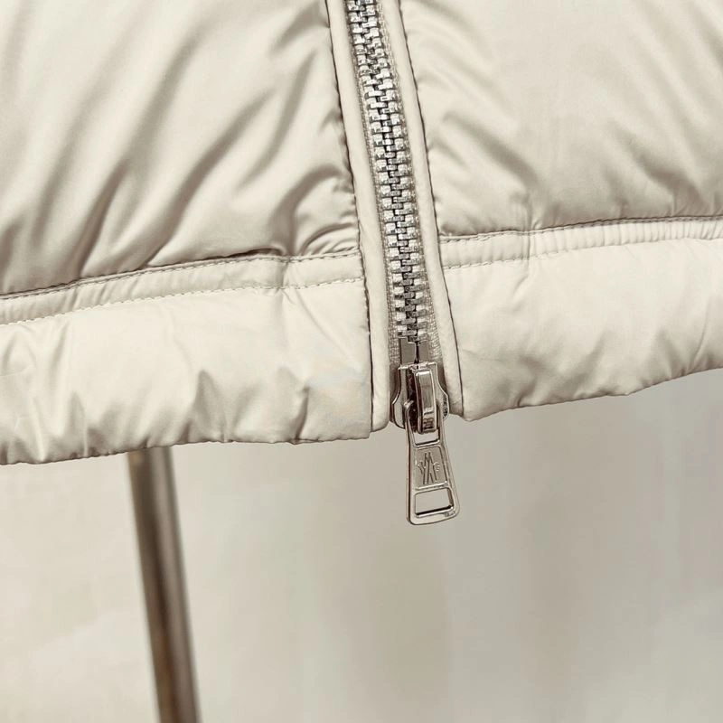 Moncler Down Jackets Durable 144152