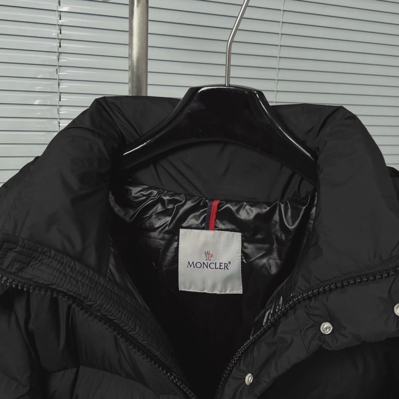 Sleek Moncler Down Jackets 144142