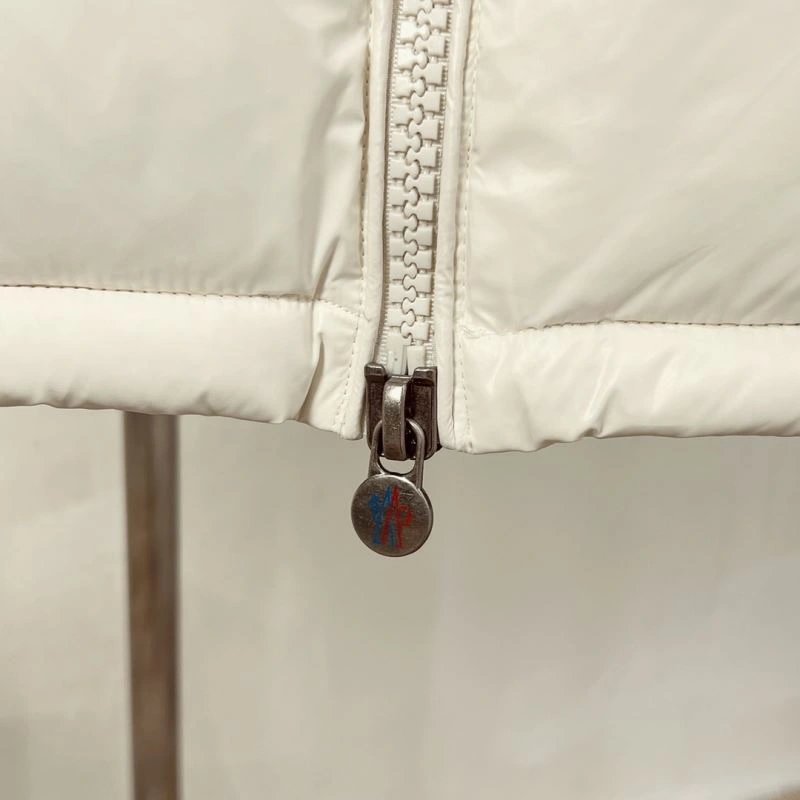 Moncler Down Jackets Classic 144134