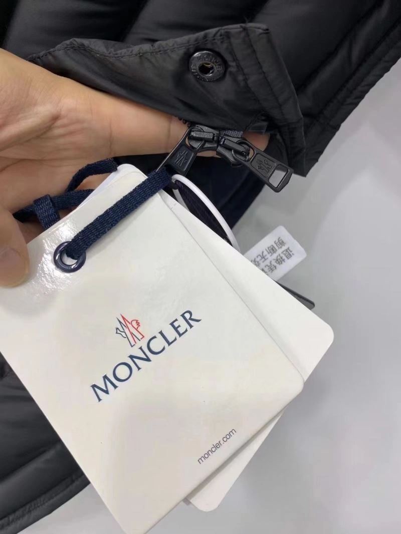 Moncler Down Jackets WrinkleFree 144137
