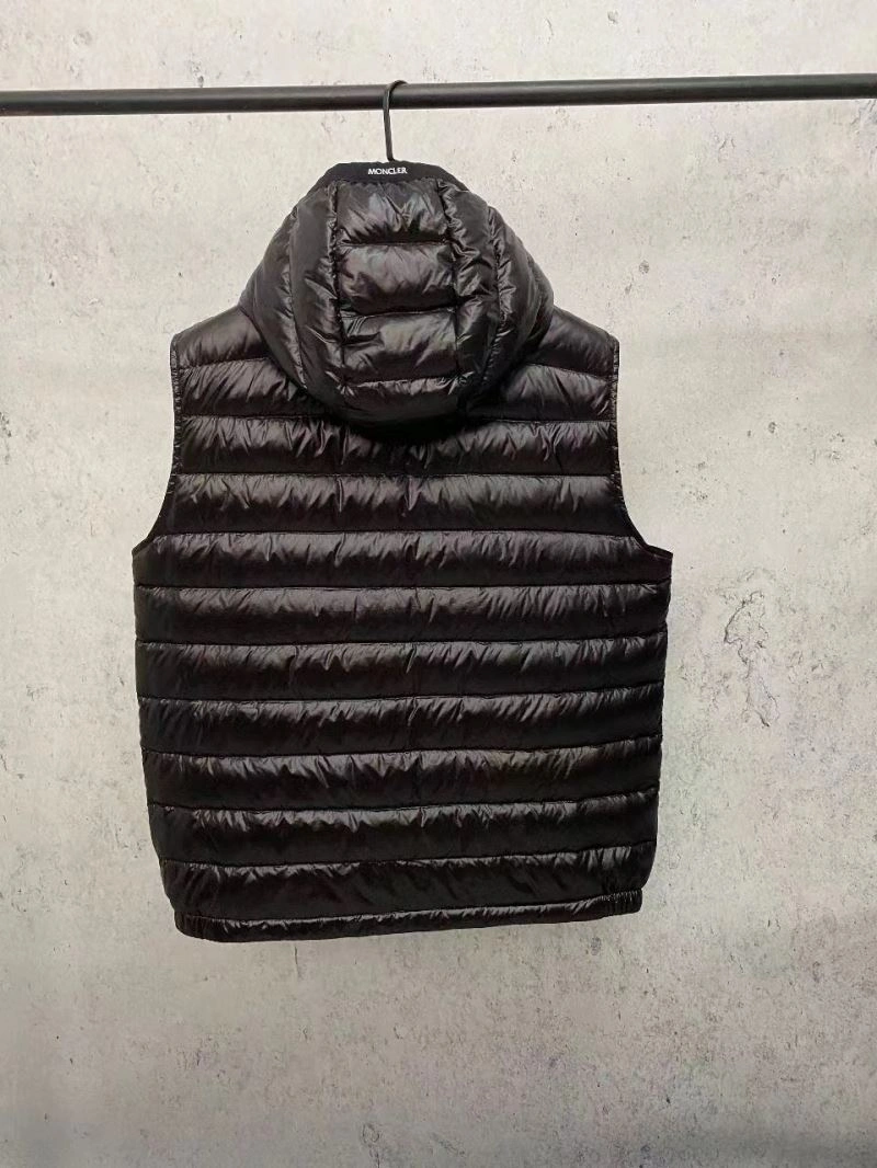 Moncler Down Jackets Supportive 144131