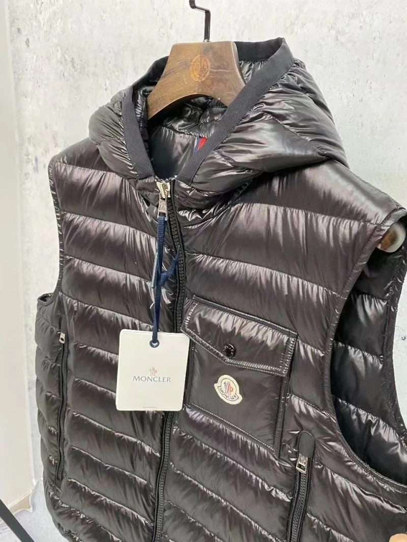 Moncler Down Jackets Supportive 144131
