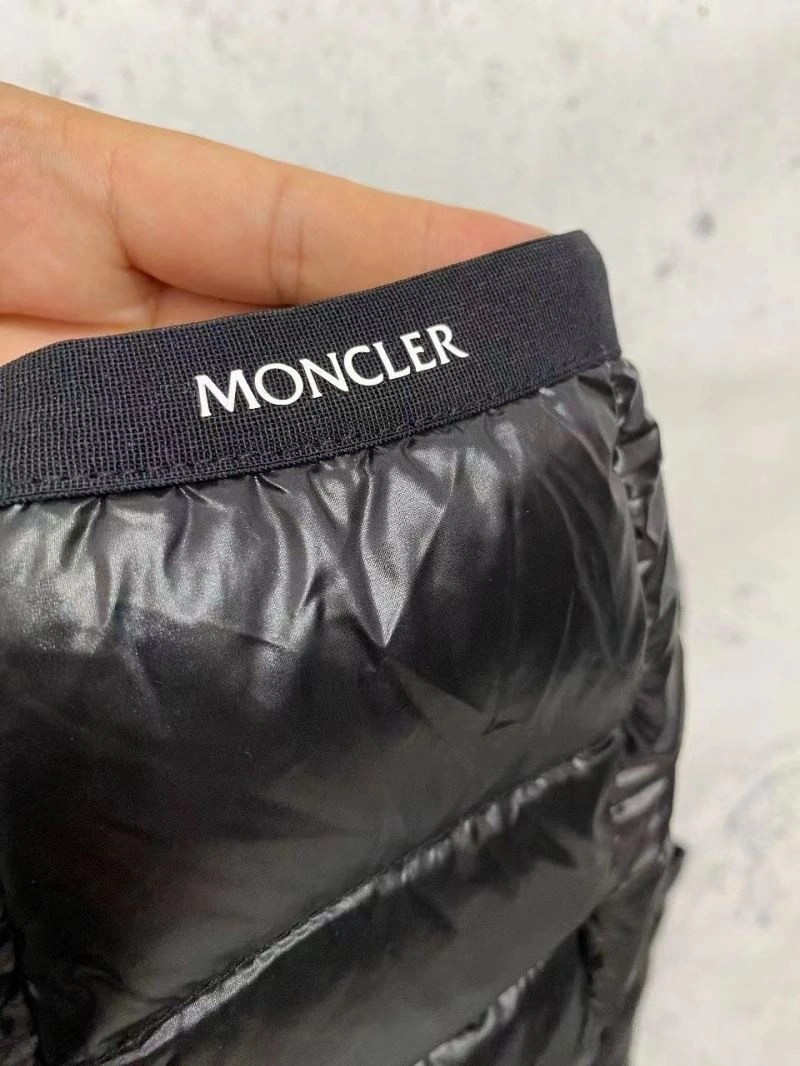 Moncler Down Jackets Supportive 144131
