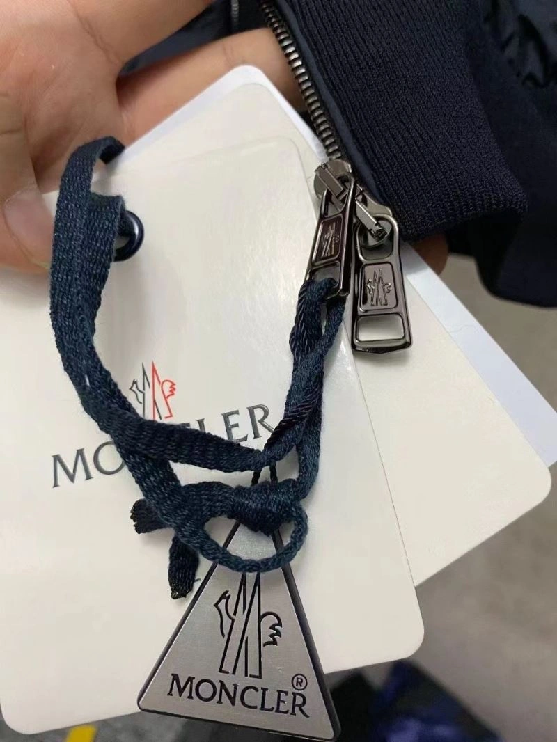 Moncler Down Jackets Bright 144128