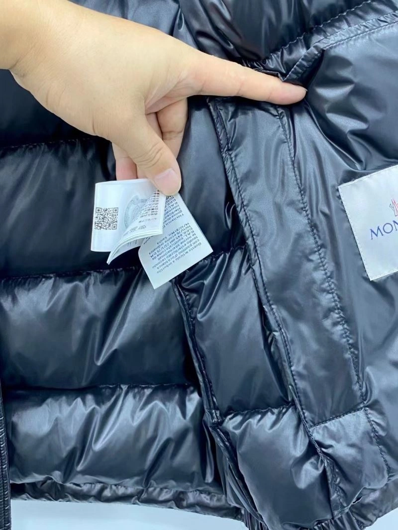 Durable Moncler Down Jackets 144129