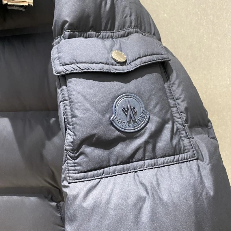 Moncler Down Jackets SmoothTexture 144124