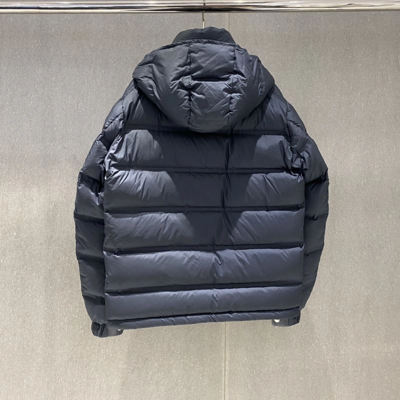 Moncler Down Jackets SmoothTexture 144124