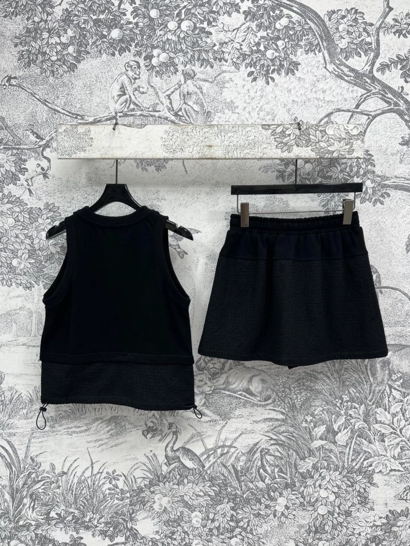 Upgraded Moncler Dress Suits 139625