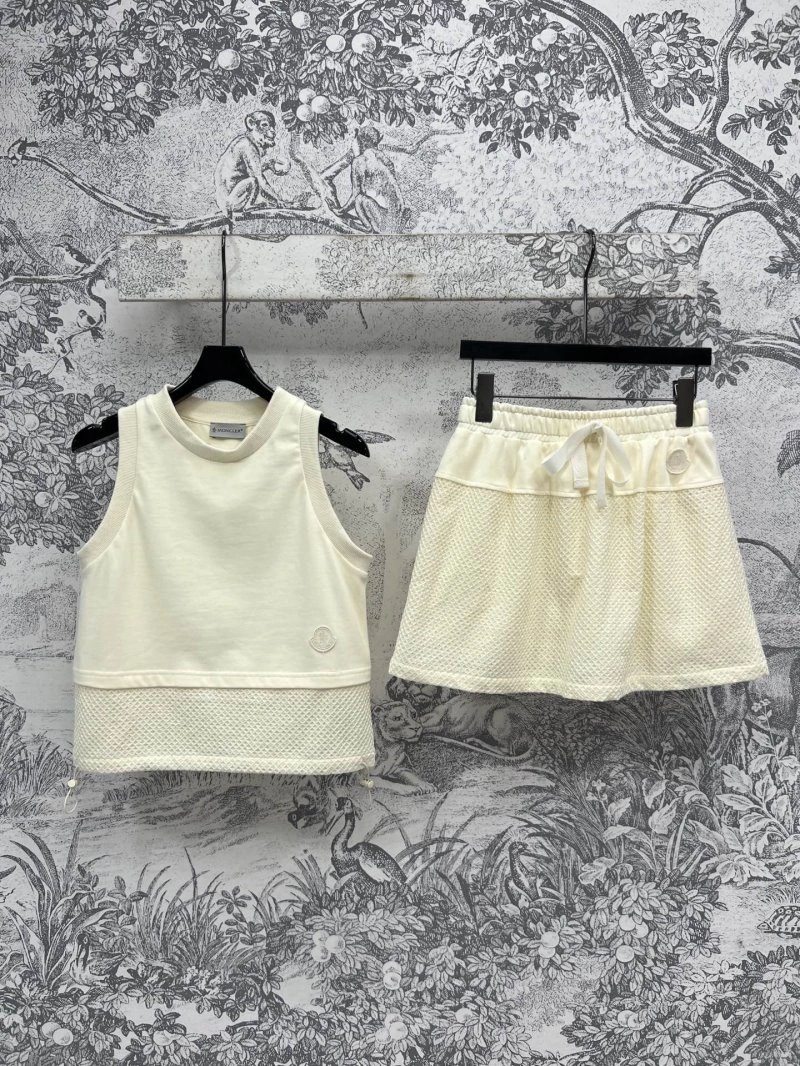 SoftTouch Moncler Dress Suits 139621