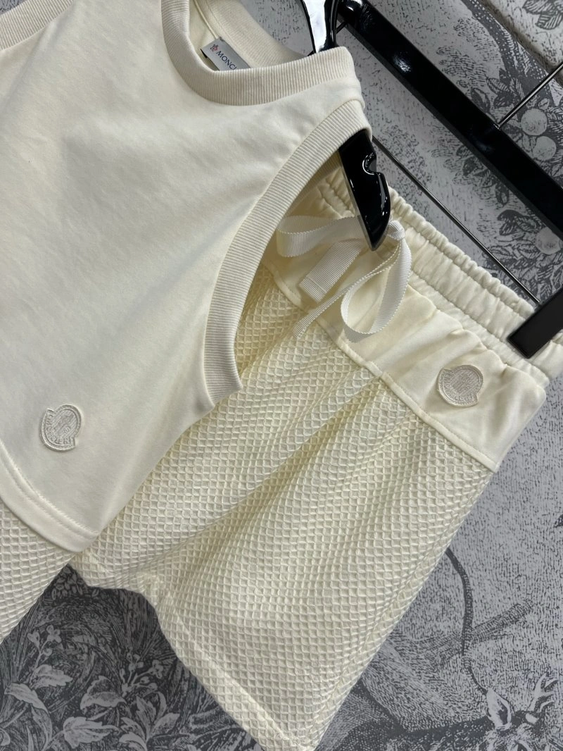 SoftTouch Moncler Dress Suits 139621