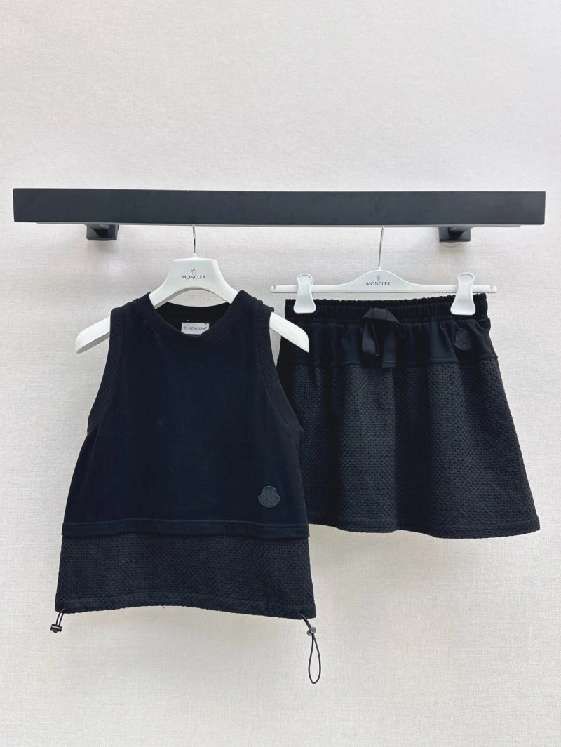 QuickDry Moncler Dress Suits 139631