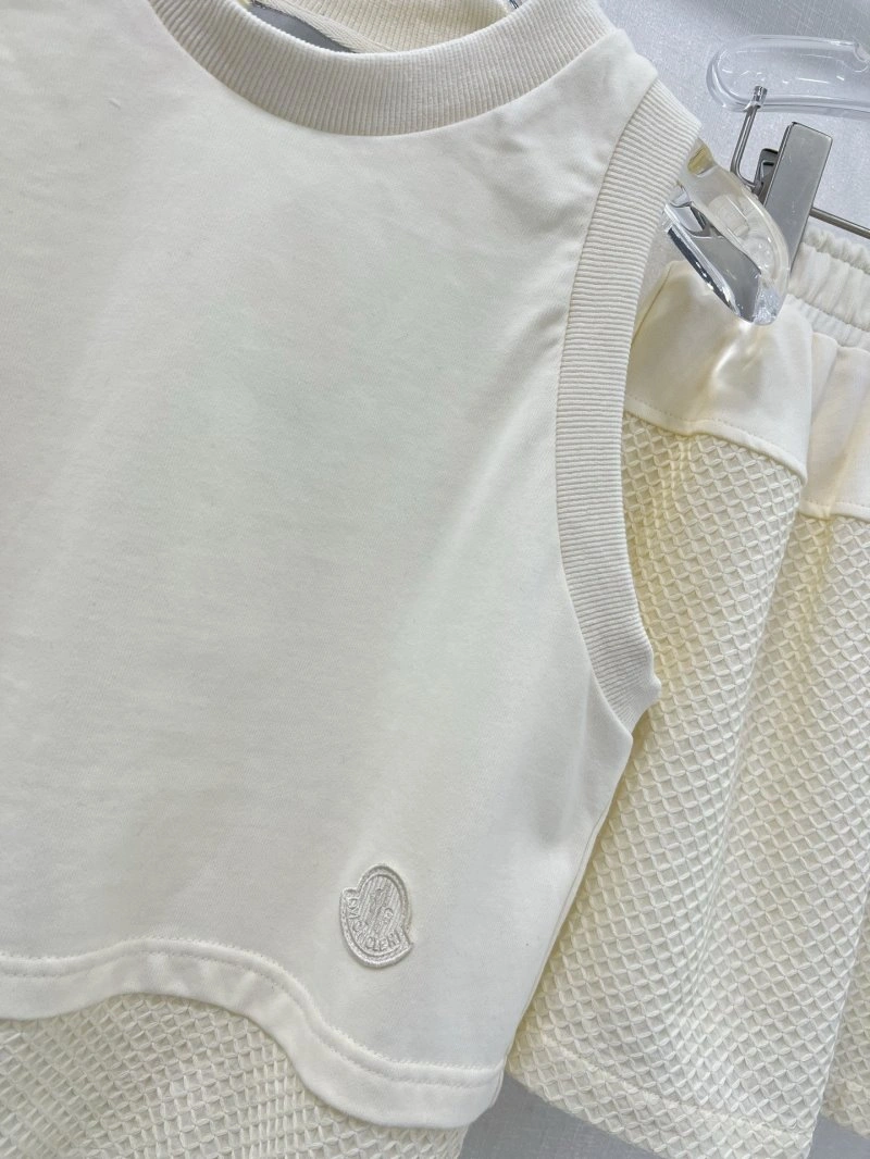 Bold Moncler Dress Suits 139754