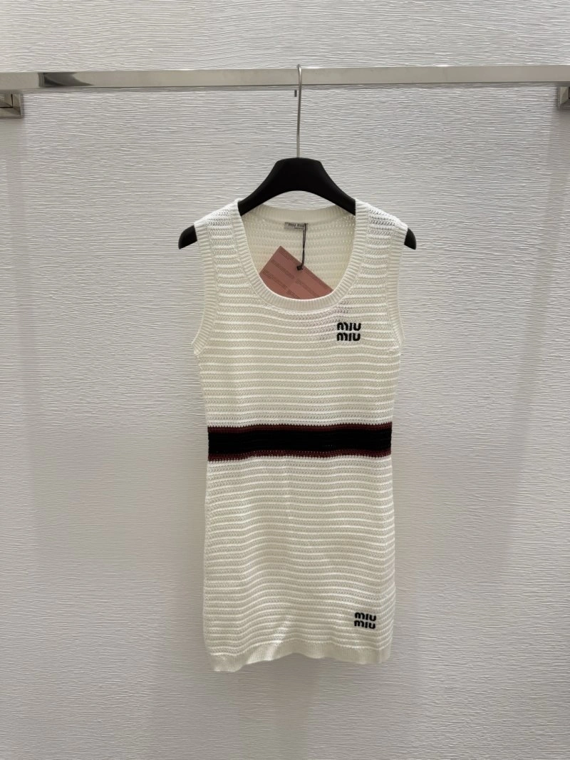 Moncler Dress Elegant 139647
