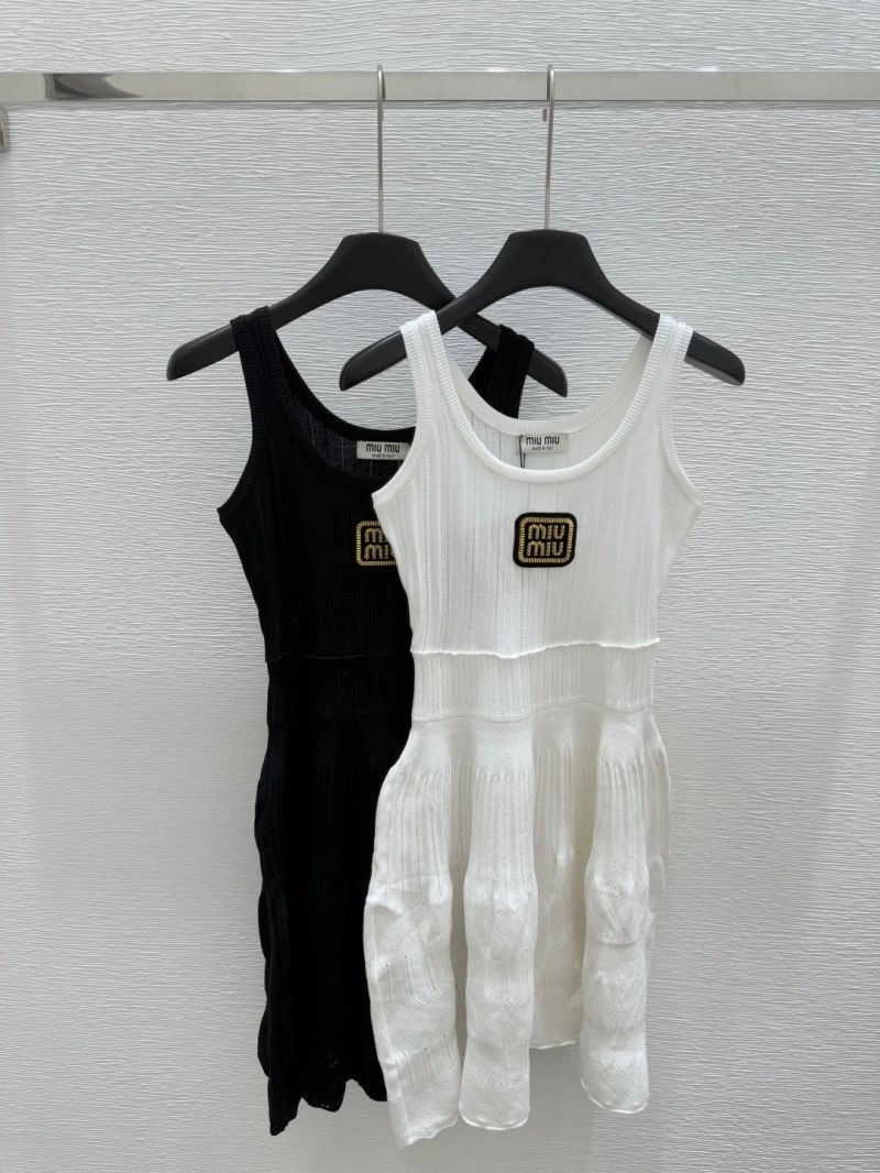 Functional Moncler Dress 139629