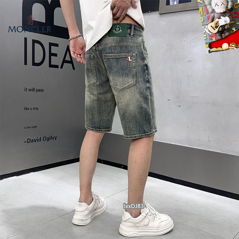 Moncler Jeans WellDesigned 139898