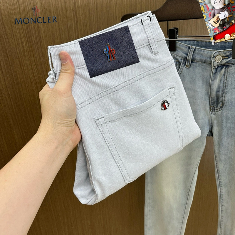 Moncler Jeans WellDesigned 139874