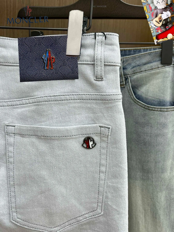 Moncler Jeans WellDesigned 139874