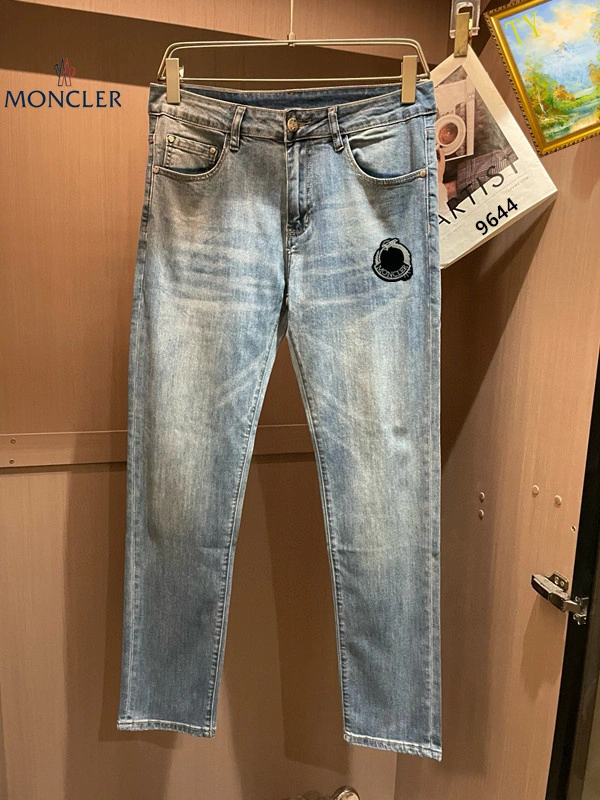 Fashionable Moncler Jeans 139869
