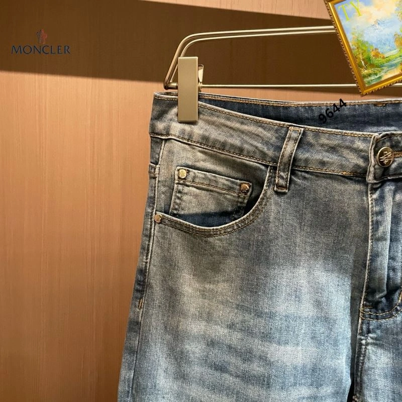 Fashionable Moncler Jeans 139869