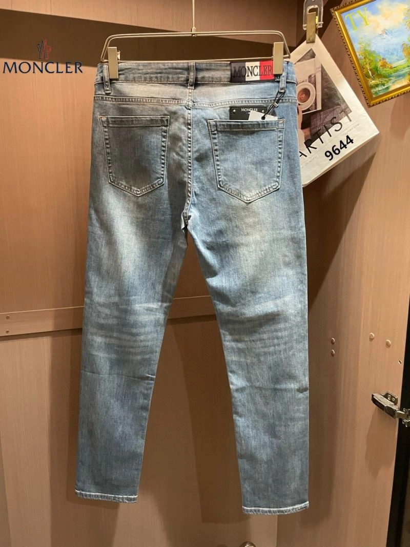 Fashionable Moncler Jeans 139869