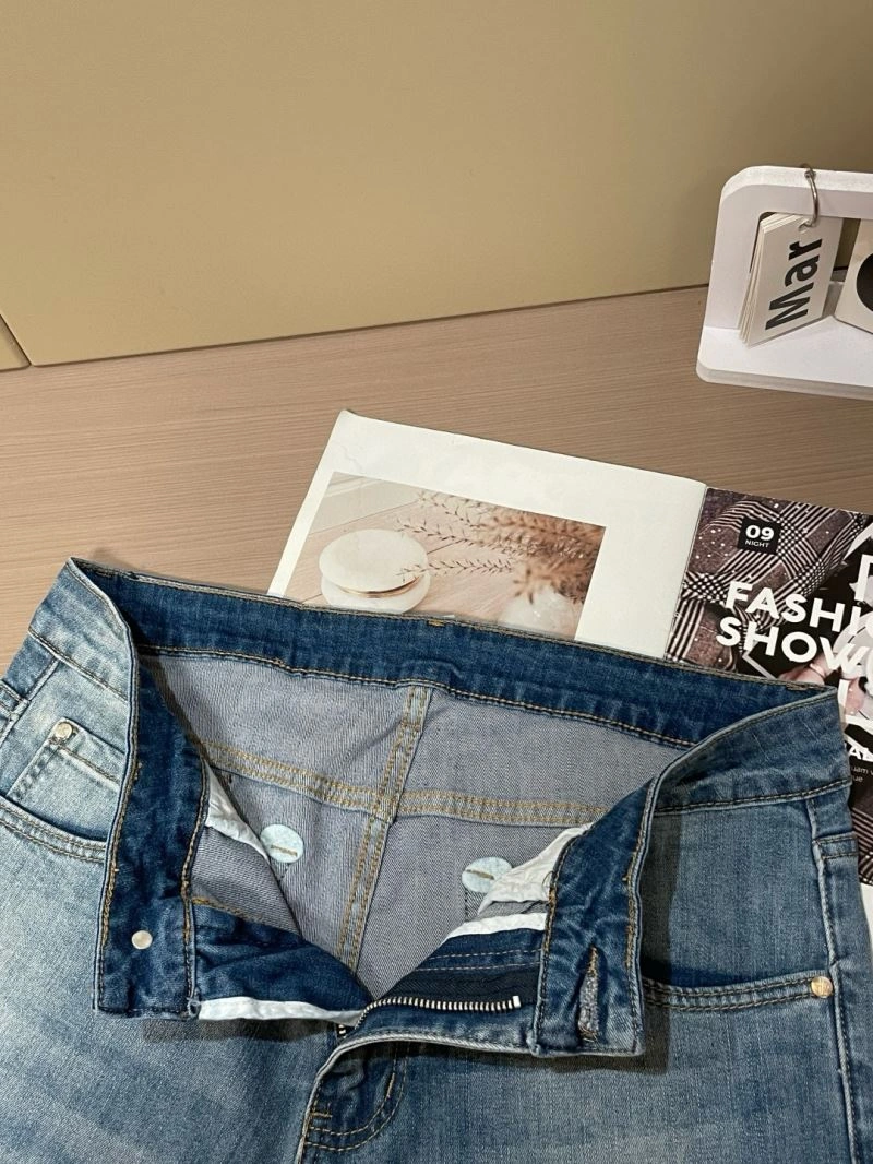 Fashionable Moncler Jeans 139869