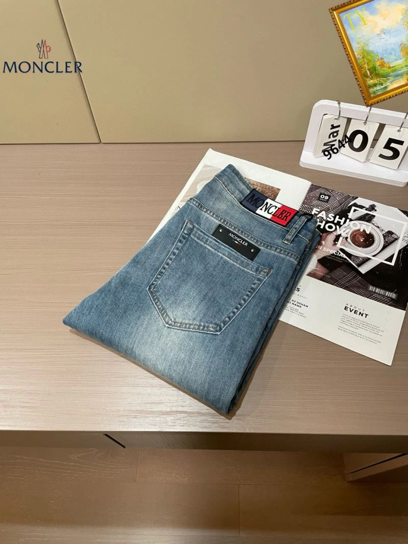 Fashionable Moncler Jeans 139869