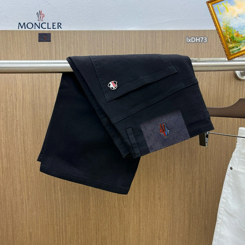 Moncler Jeans ComfortFit 139866