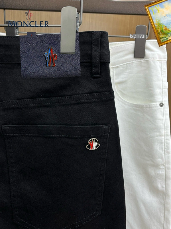 Moncler Jeans ComfortFit 139866