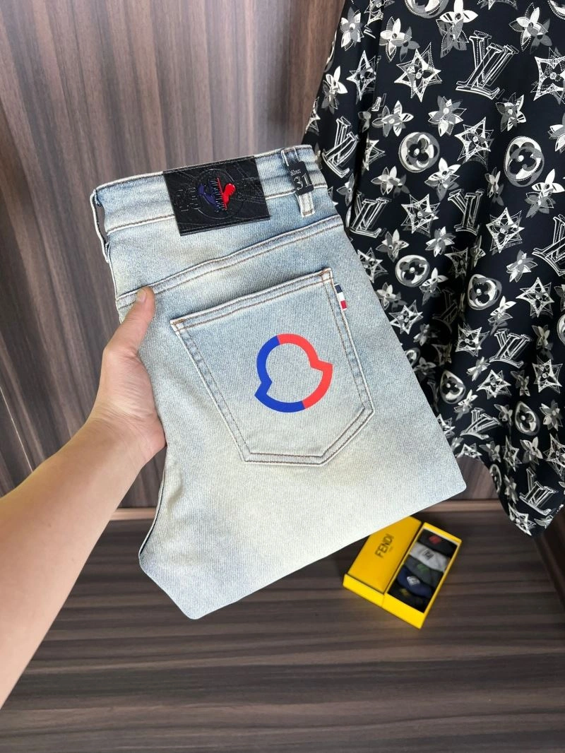 TechFriendly Moncler Jeans 142637