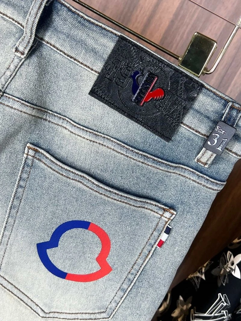 TechFriendly Moncler Jeans 142637