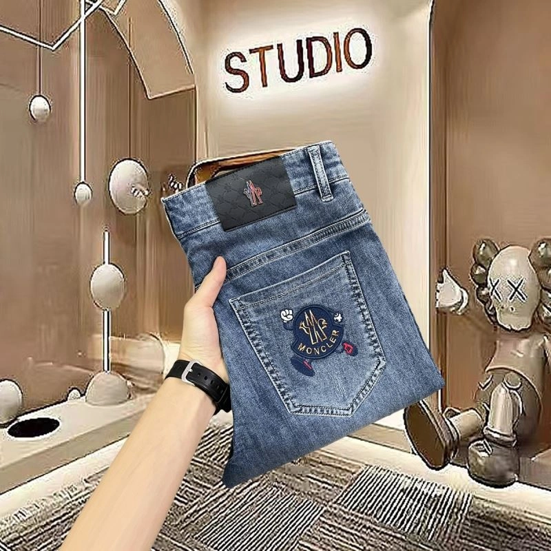 Moncler Jeans Resilient 142606