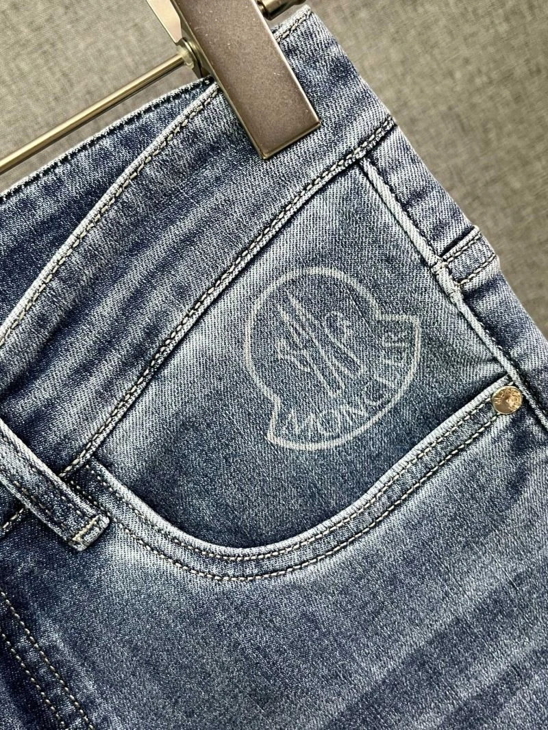 Moncler Jeans Resilient 142606