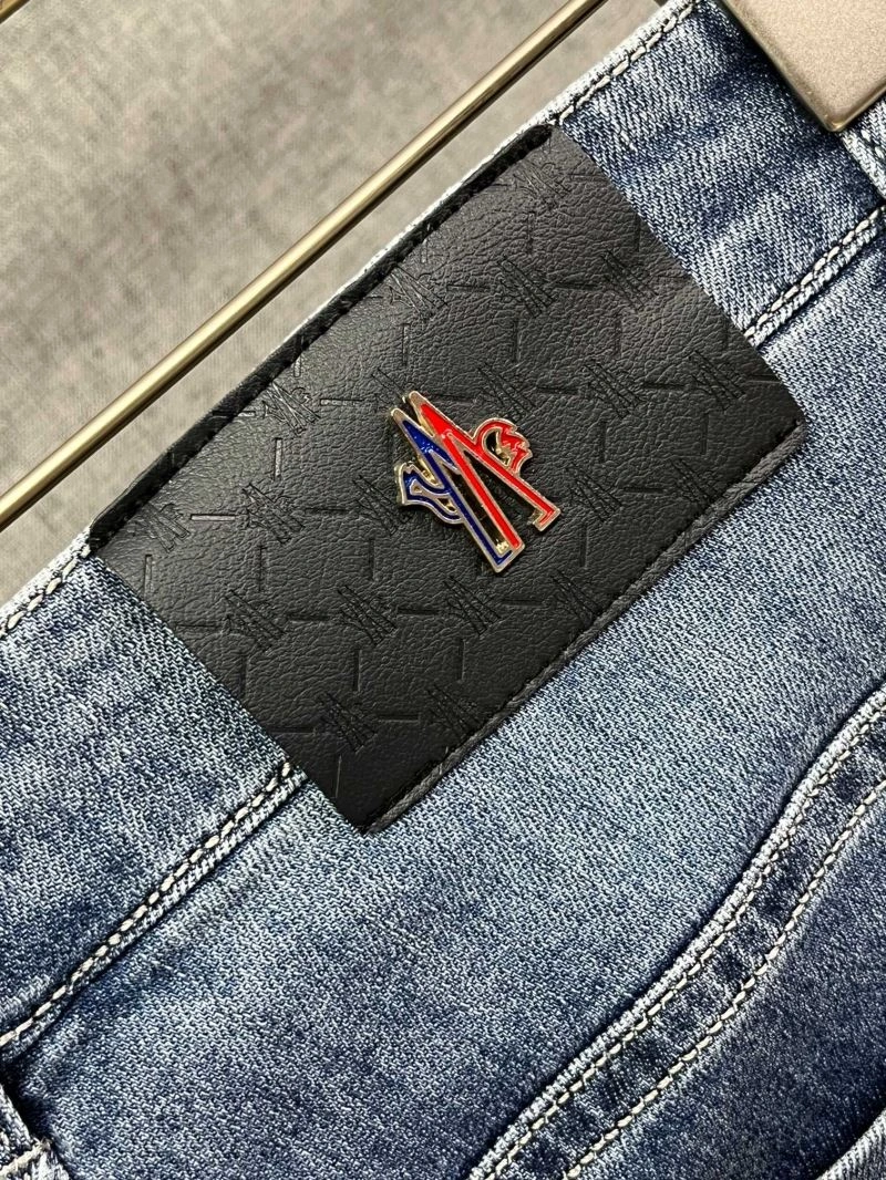 Moncler Jeans Resilient 142606
