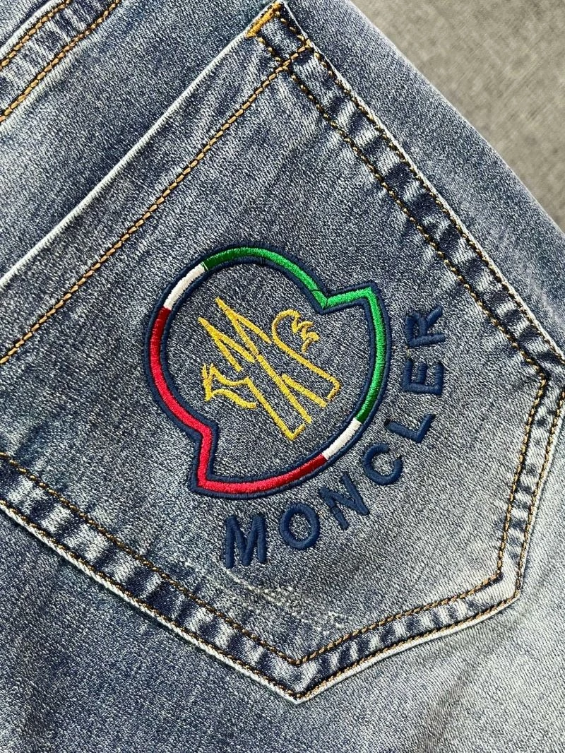 Moncler Jeans FashionForward 142609