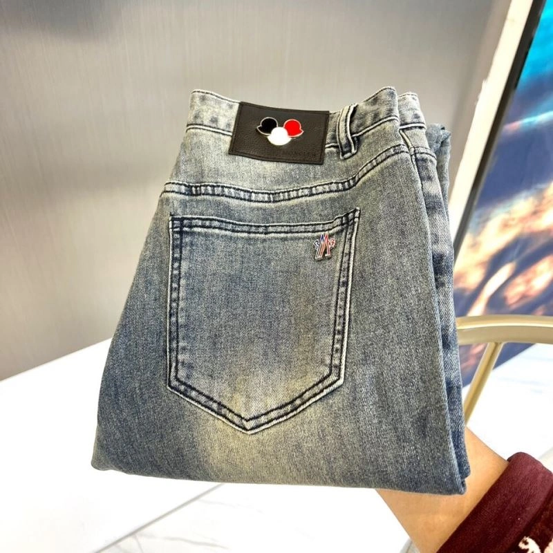 Moncler Jeans Flexible 141640